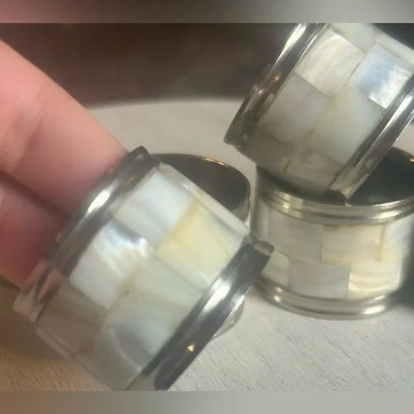 Vintage Mother of Pearl and Silver Tone Napkin Ring Holders Set of 6 - Picture 4 of 5